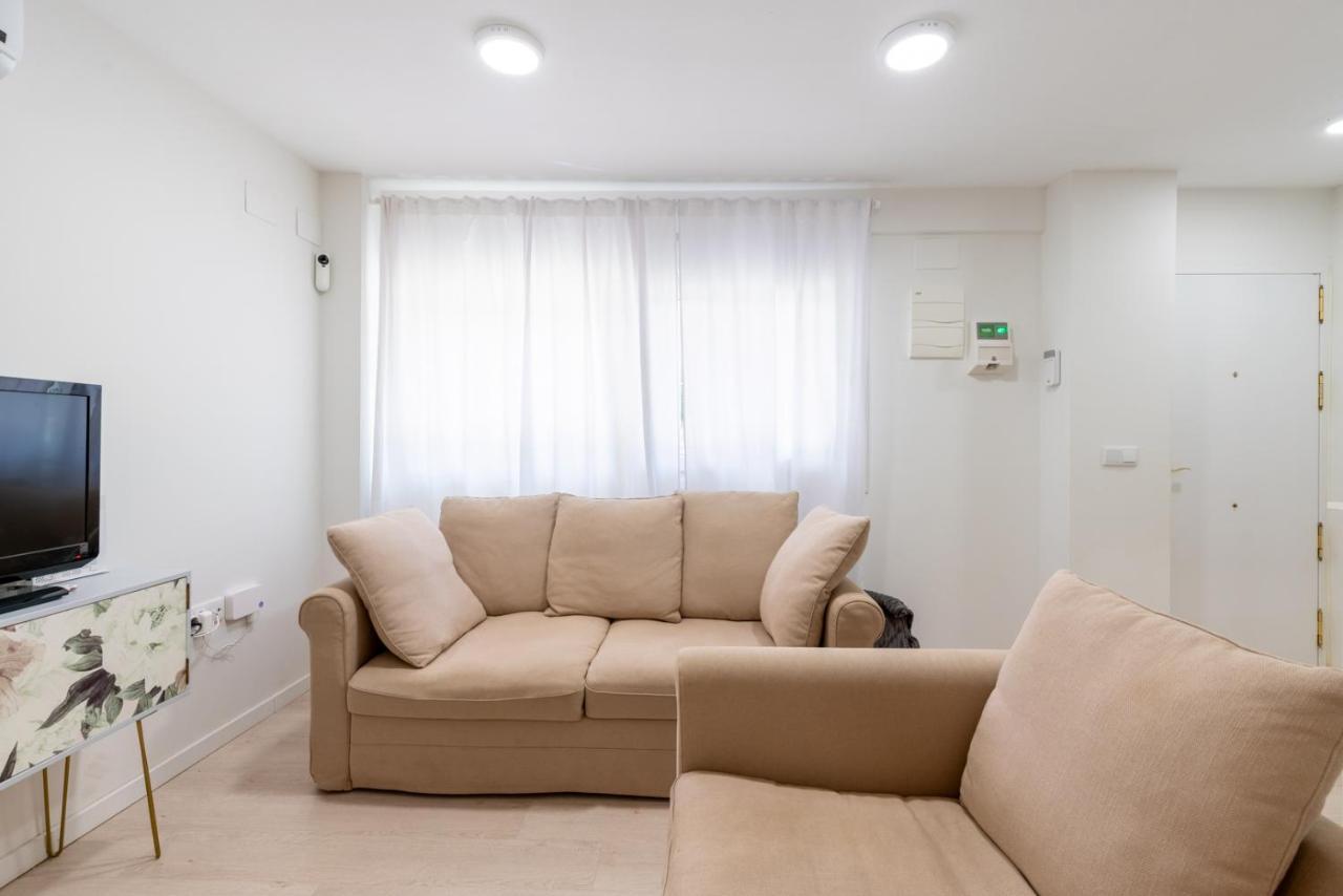 Whitey Aparment In Triana Apartment Seville Luaran gambar