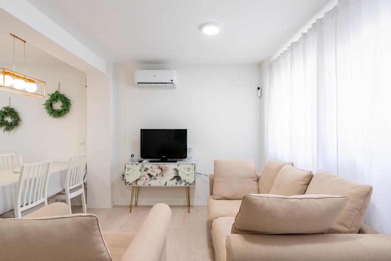 Whitey Aparment In Triana Apartment Seville Luaran gambar